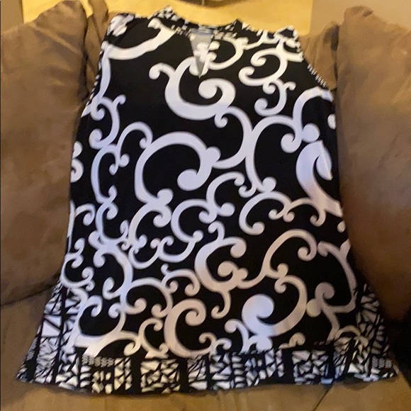 2 ladies tops - Picture 2 of 6